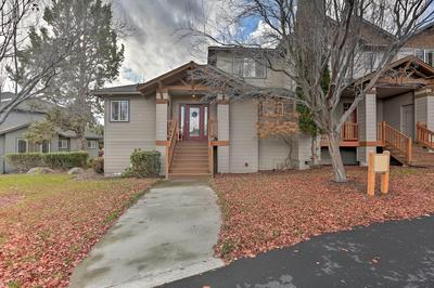 Idyllic Redmond Townhome w/ Furnished Deck!
