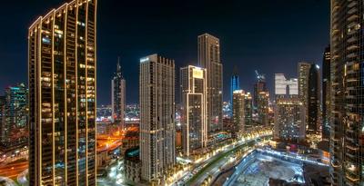 LUX  The Central Downtown Skyline Suite