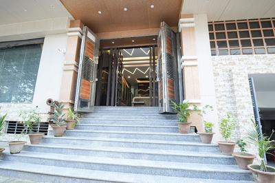 Fabhotel Royal Chandra