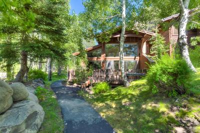 Ridge Court Barrel Relax in Private Hot Tub