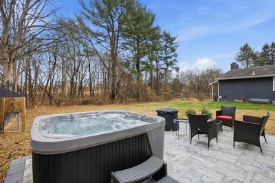 Stylish Hot Tub Retreat With Ping Pong 3 Bedroom Home