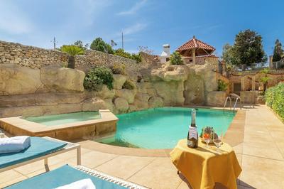 Villa & Pool Apart 4 In Mellieha Bay