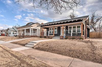 Charming Downtown Home w/ Updated Interior!