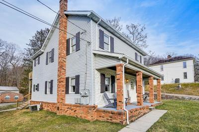 Zanesville Apartment w/ Porch - 3 Mi to Downtown!