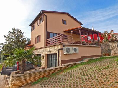 Apartment 845