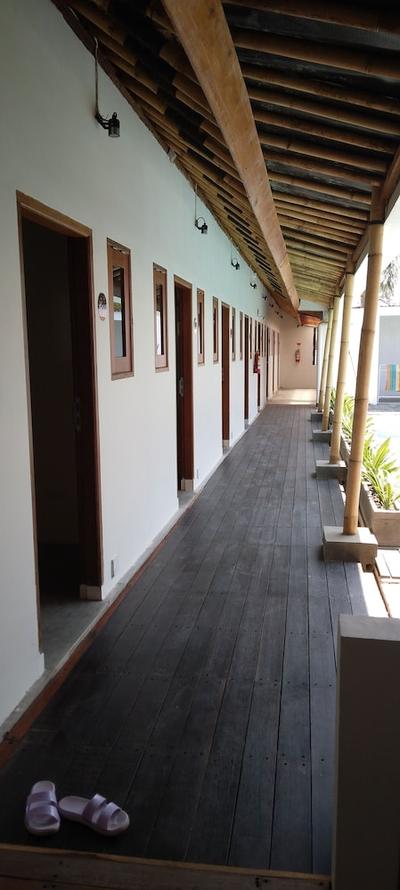 Roots Hotel Trawangan