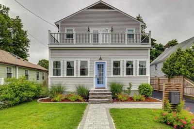 Renovated Barrington Cottage w/ Beach Access!