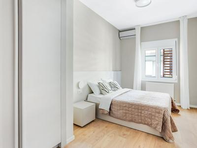 Sanders New Town - Pleasant 1-bdr Apt w Balcony