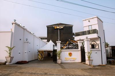 Robertware Hotel and Suites