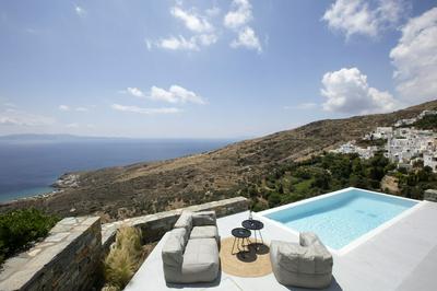 Houses G Y in Kardiani Tinos