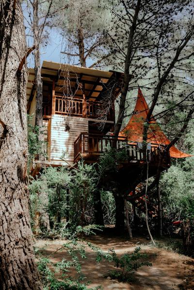 TreeHouses Ljubač Glamping Robinson