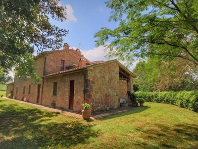 Cosy Farmhouse in Proceno With Swimming Pool
