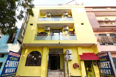 OYO 26815 Hotel Sweet Night