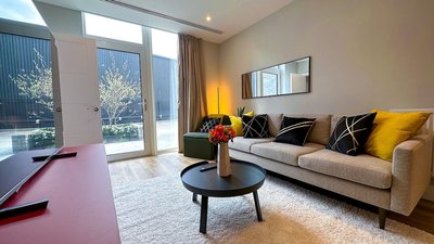 Huge 3bath 2bedroom Family Home