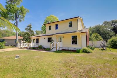 Well-equipped Morehead City Home ~ 5 Mi to Beach!