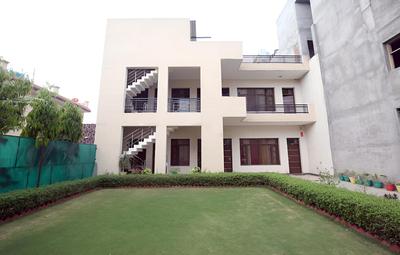 OYO 4548 Hotel Tom Stay