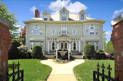 Edgewood Manor