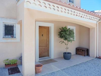 Pretty, Spacious Holiday Home With Private Pool