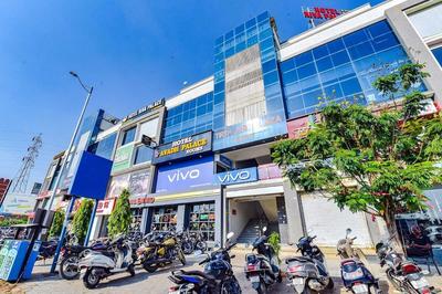 Hotel Avadh Palace