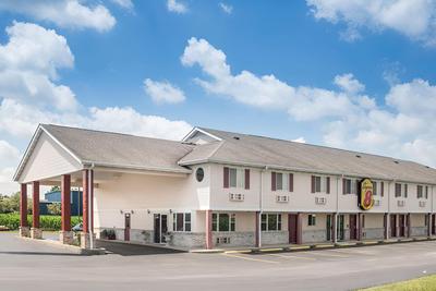 Super 8 by Wyndham Wapakoneta
