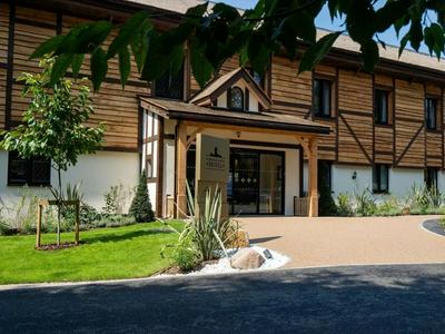 Warwick Castle Hotel and Knight's Village