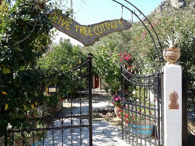 Exclusive Cottages in a Quiet Oliverove Near the sea