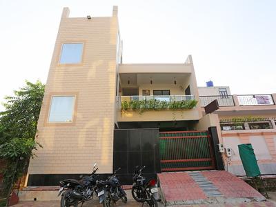 OYO 19535 Hotel Taj Niwas