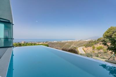 Villa in Marbella With Private Heated Pool