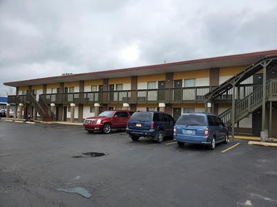 Trailway Motel