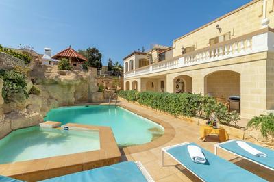 Villa & Pool Apart 3 in Mellieha Bay