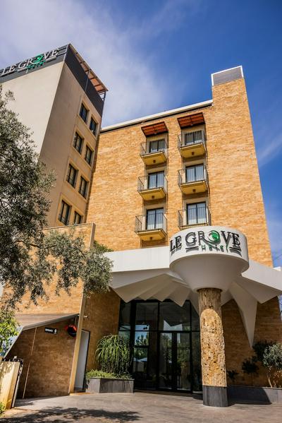 Le Grove Hotel