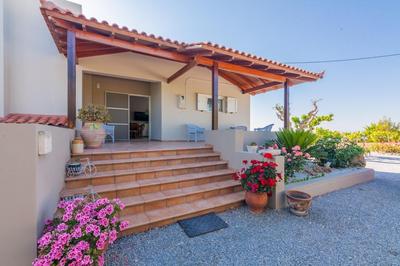Villa Chrysalida Peaceful Home With Scenic Views