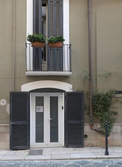 Bari LandLord 31