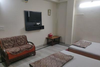 Giriraj kripa
