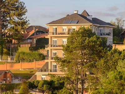 Pousada La Bas Suites de Montagne