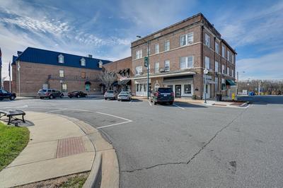 Downtown Mocksville Apartment - Walk to Shops!