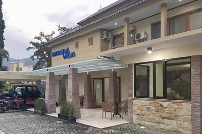 RedDoorz Plus @ Panorama Villas Batu