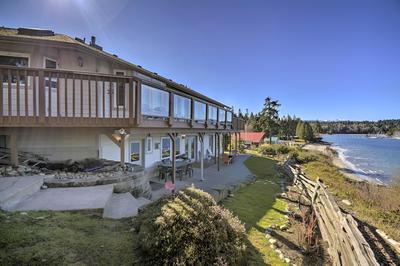 Waterfront PNW Escape w/ Deck & Beach Access!