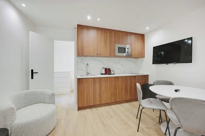 Modern Apartment With Terrace