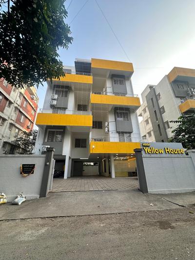 Hotel Yellow House