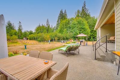 Peaceful Shelton Home w/ Spacious Yard & Fire Pit!