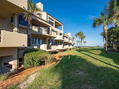Spinnakers Reach 704 by Distinctive Beach Rentals