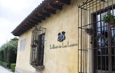Posada de Los Leones