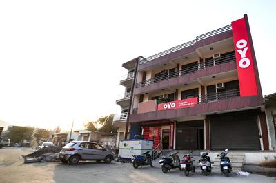 OYO Flagship 17382 AV Residency
