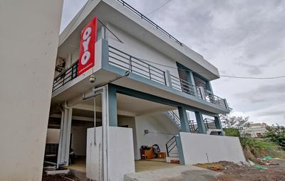 OYO 45997 Gsn Residency