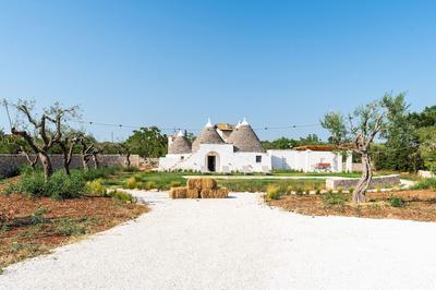 4152 Trulli Salsapariglia by Perle di Puglia