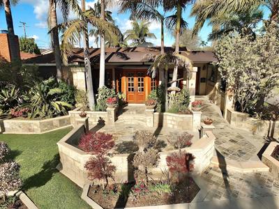 The Belmont Beach Bungalow Pool & Hot Tub!