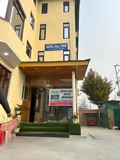 Seven Hills Hotel Srinagar
