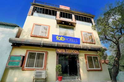 Fabhotel Ceerock