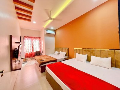 Hotel T P Inn near Mahakaleshwar Temple
